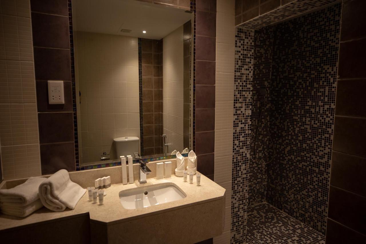 The Seven Hotel Al Manamah Esterno foto