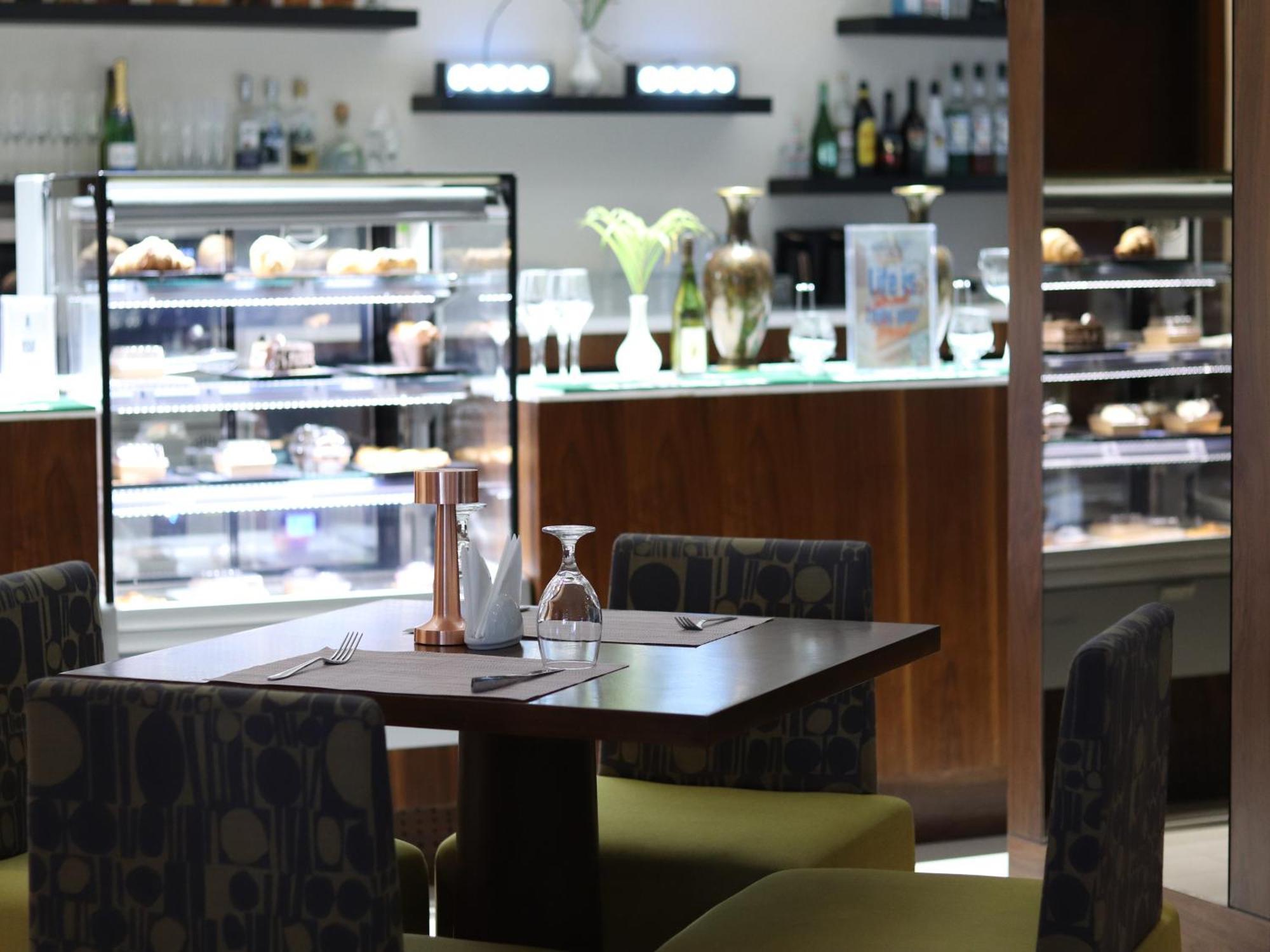 The Seven Hotel Al Manamah Esterno foto